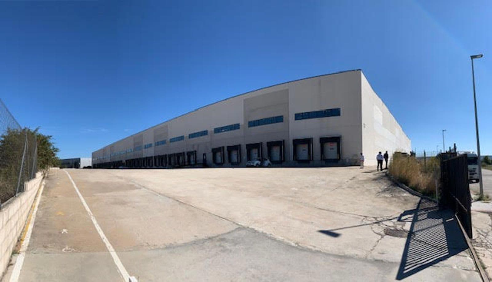 Nave logística en Fontanar