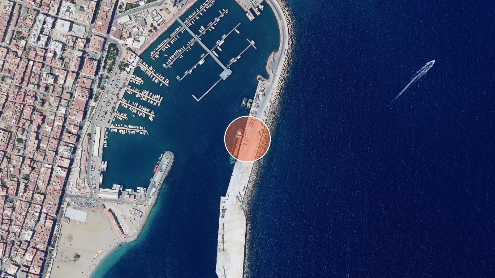Autoridad Portuaria de Almería saca a segunda subasta el Faro de Garrucha: tipo de 2.272.514,66 euros